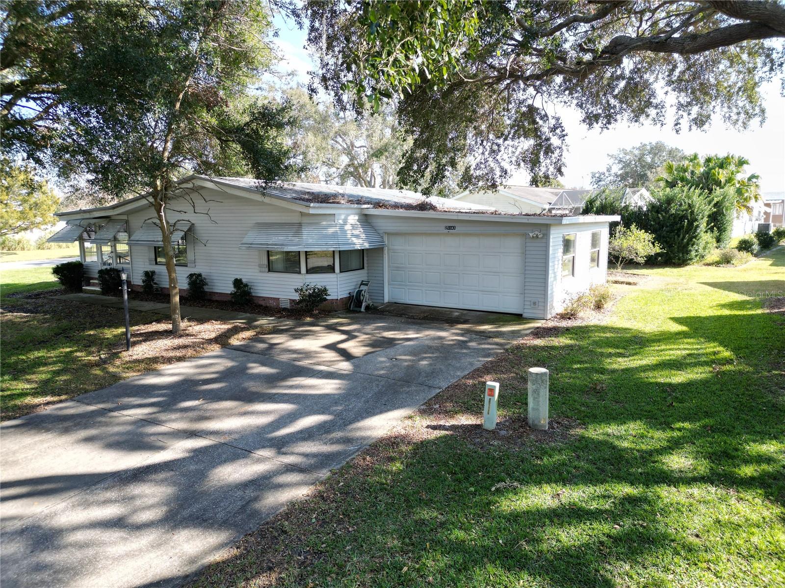 PRIVATE GARAGE
