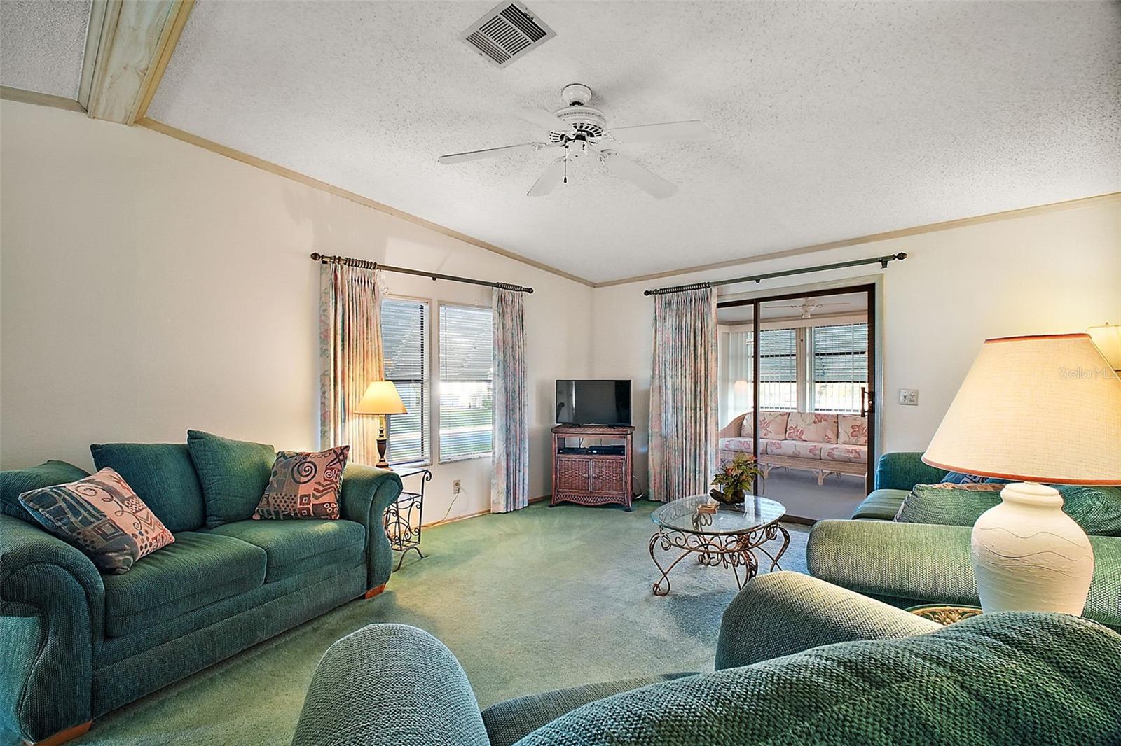 LARGE LIVING AREA