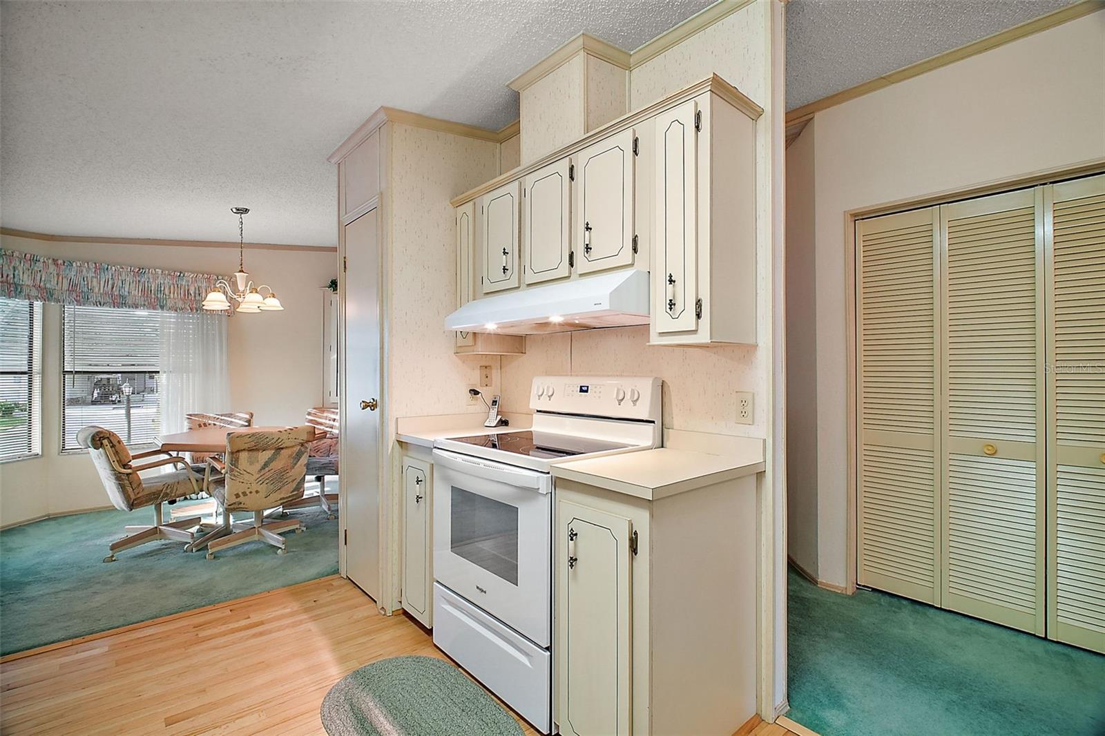 KITCHEN VIEWS