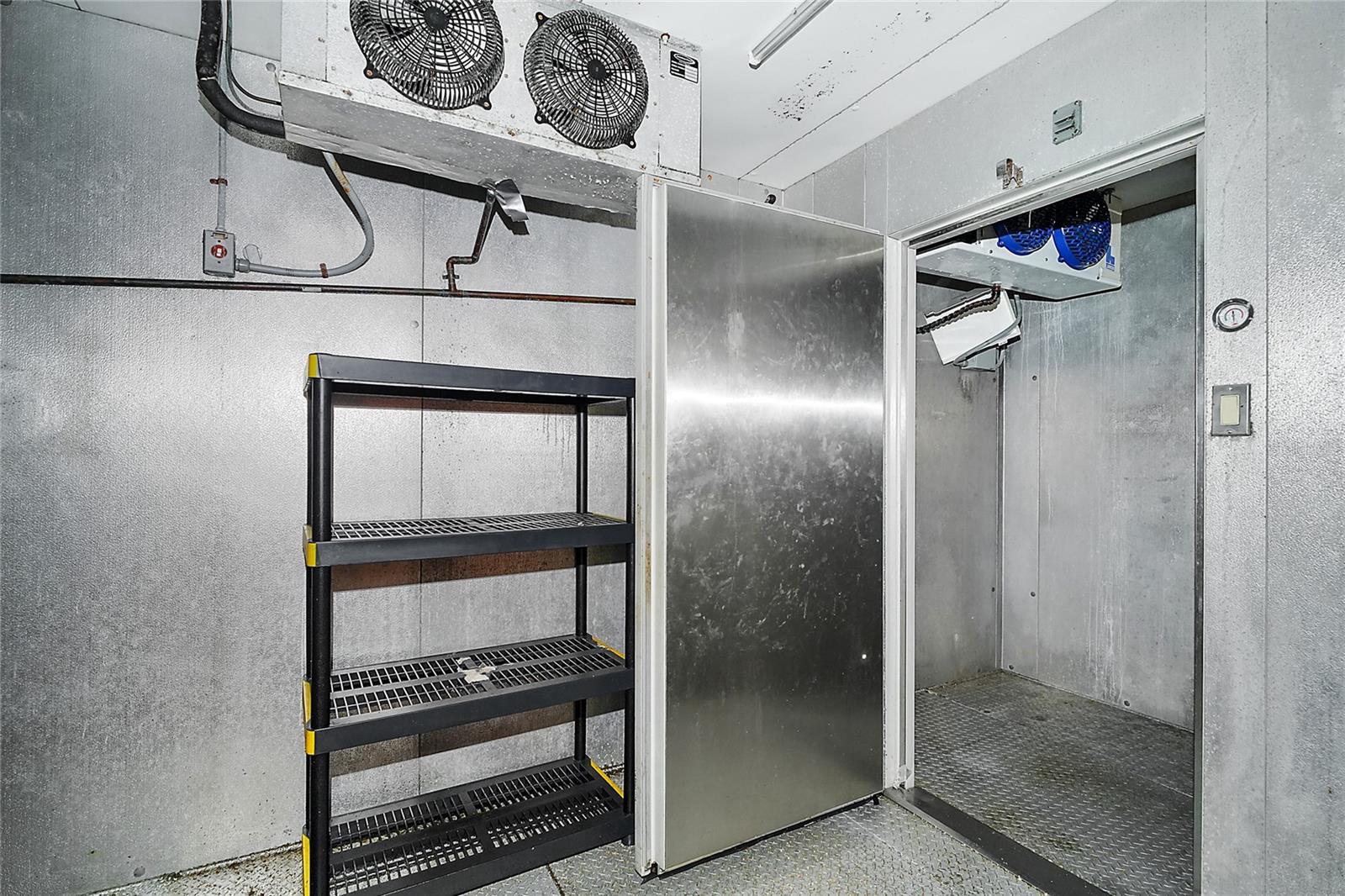 walk in cooler