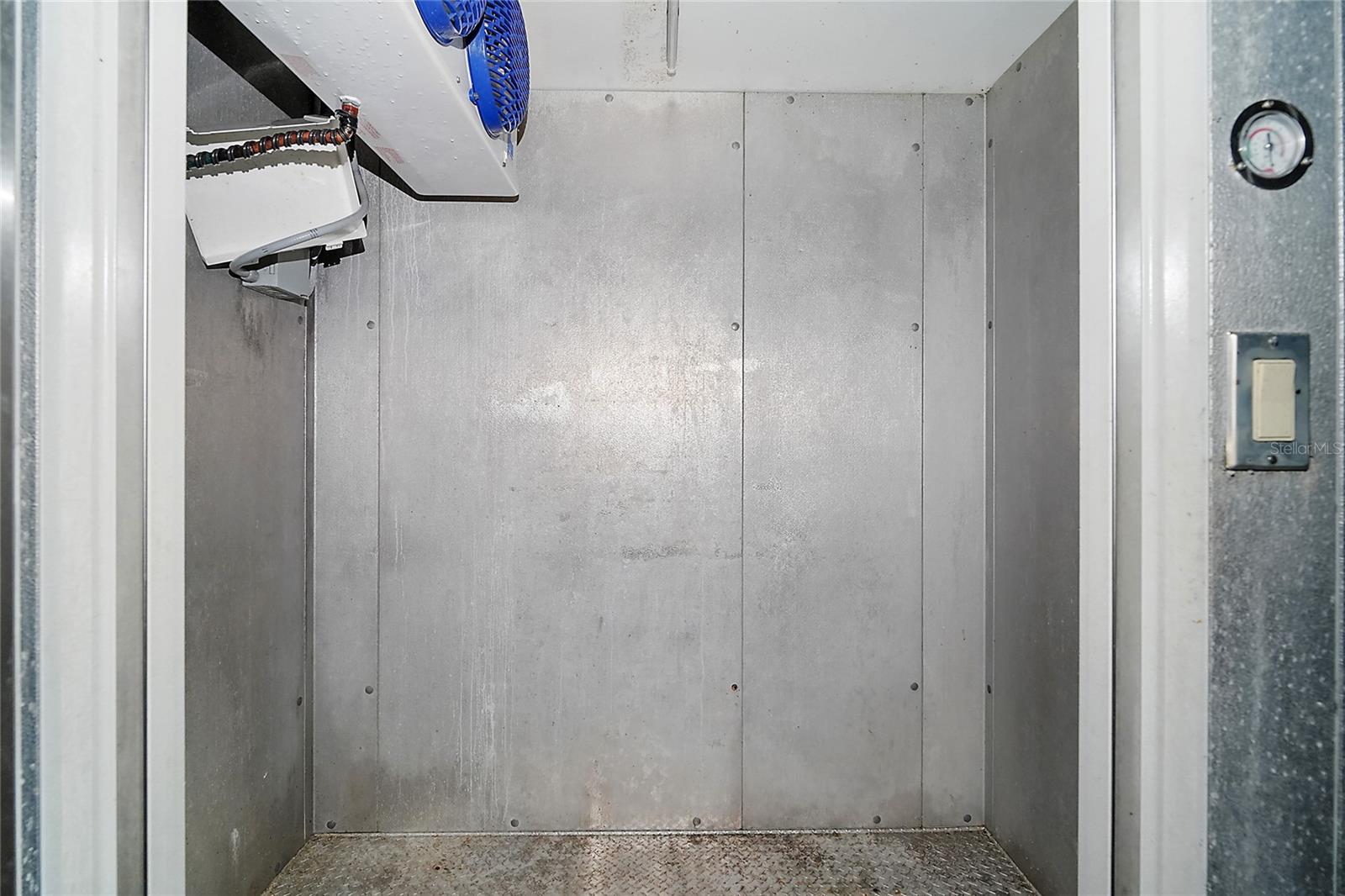 walk in cooler