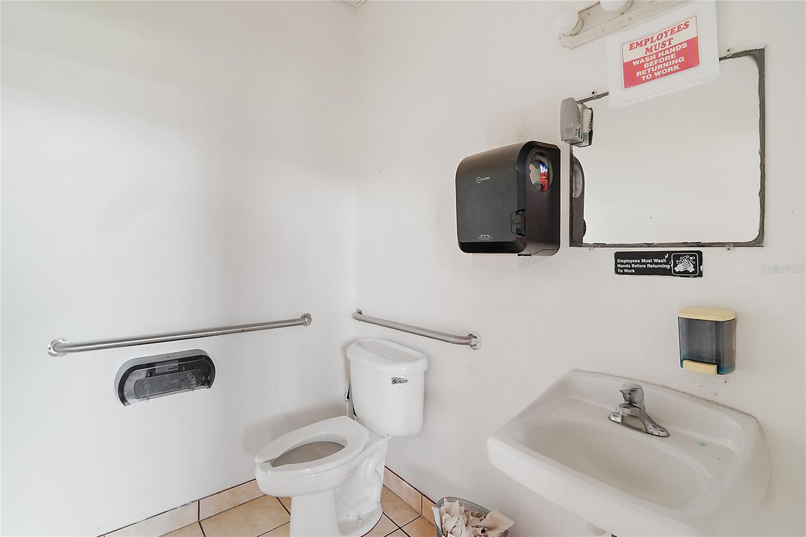guest bathroom (2x and 1 employee bathroom)