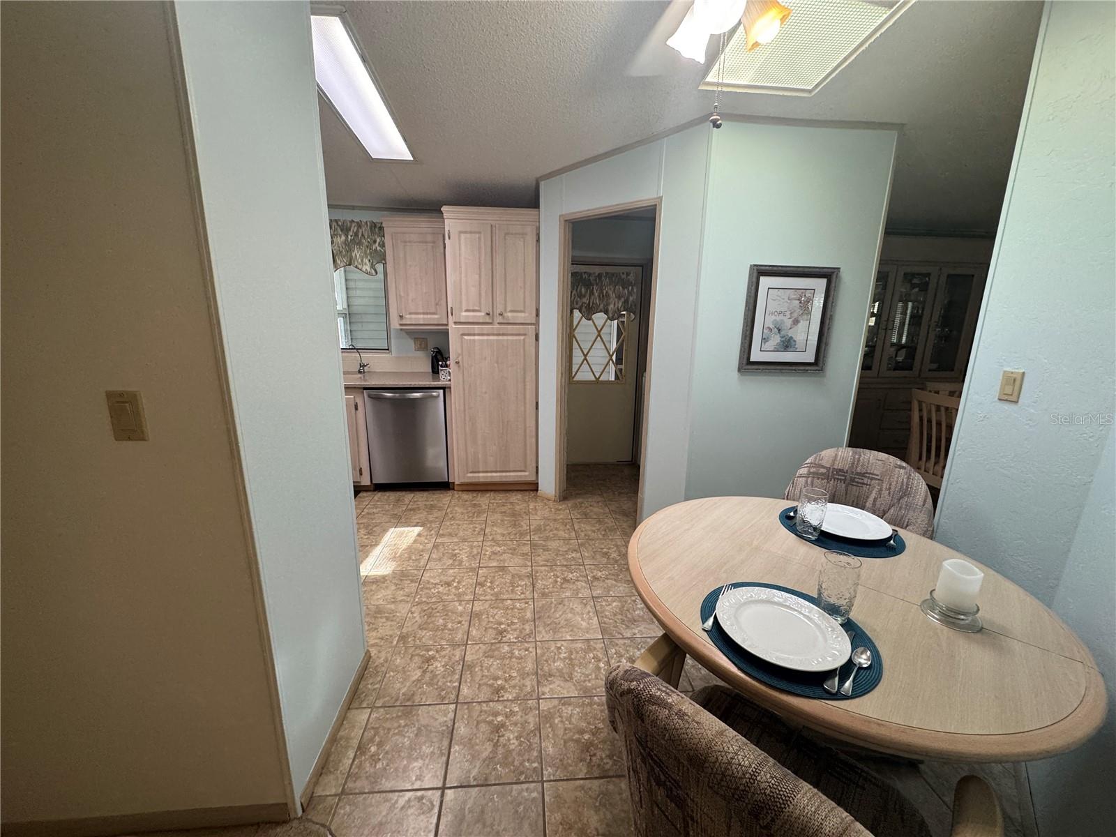 EAT IN SPACE IN KITCHEN