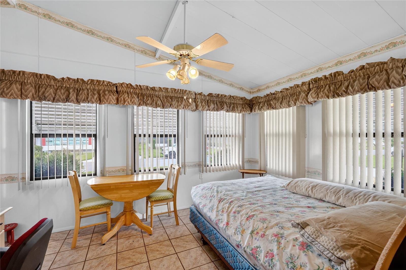 Fla Room