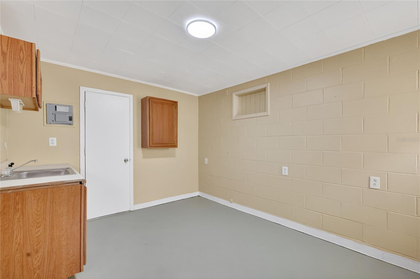 Mother in Law / Studio Rental