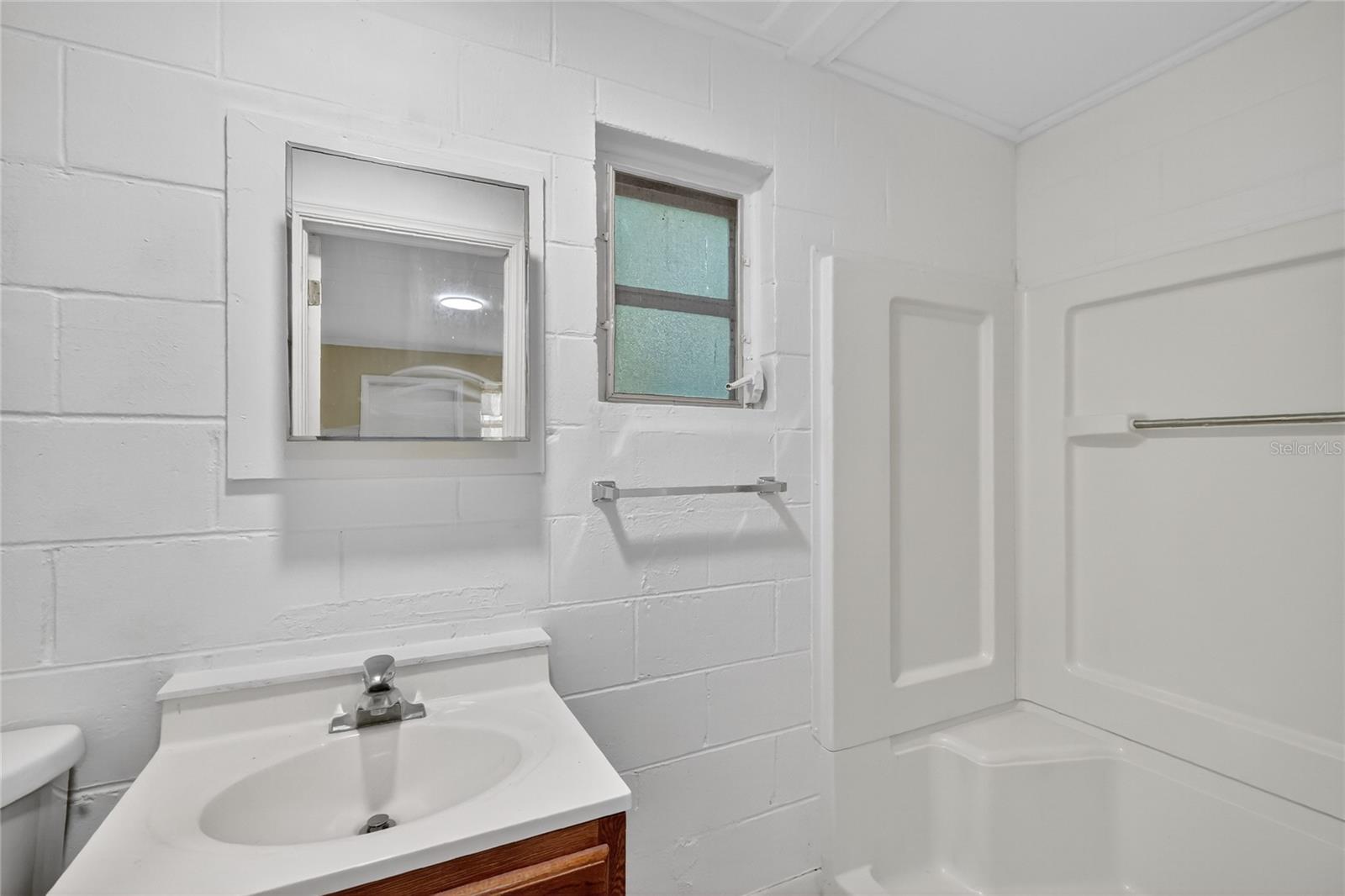 Mother in Law Bath / Studio Bath