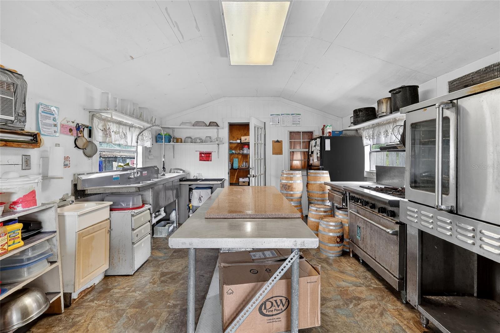 Detached Commercial Kitchen