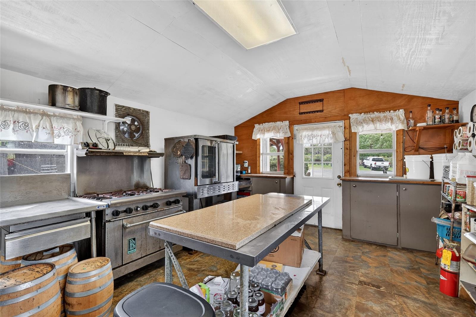 Detached Commercial Kitchen