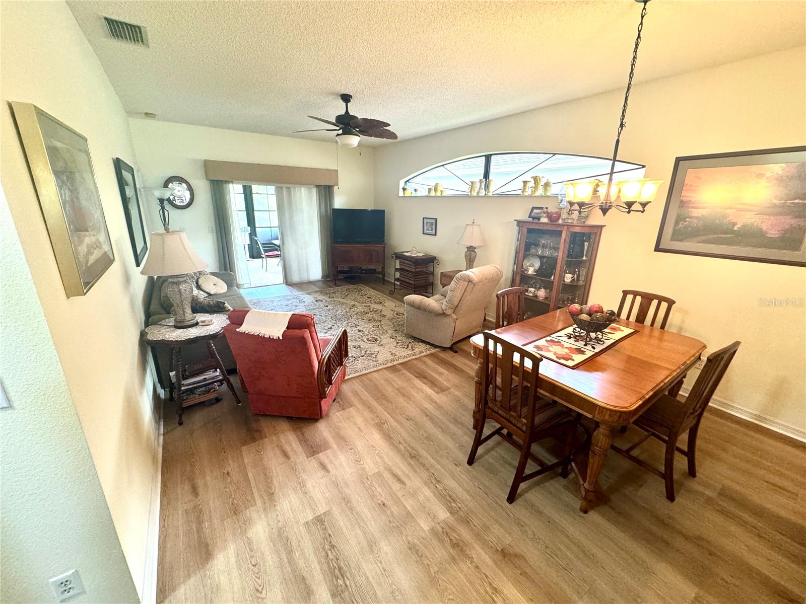 LIVING ROOM DINING ROOM