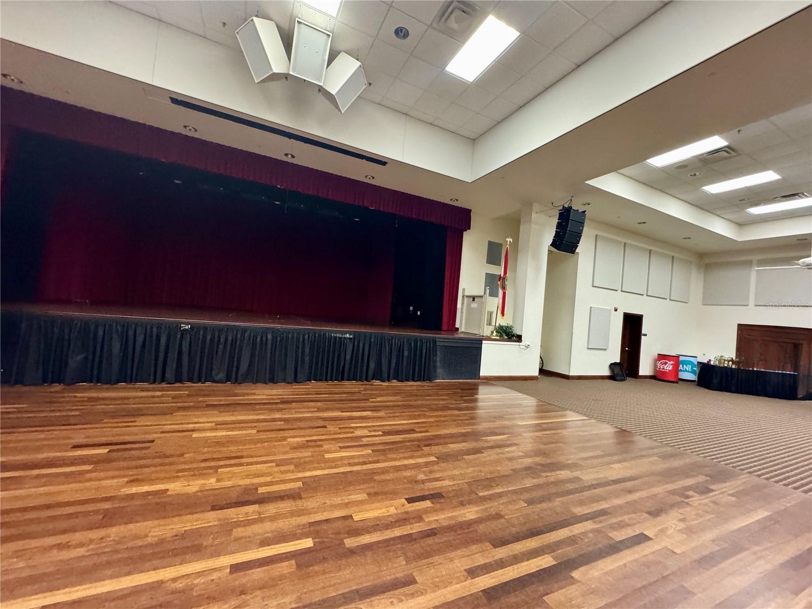 STAGE VIEWS