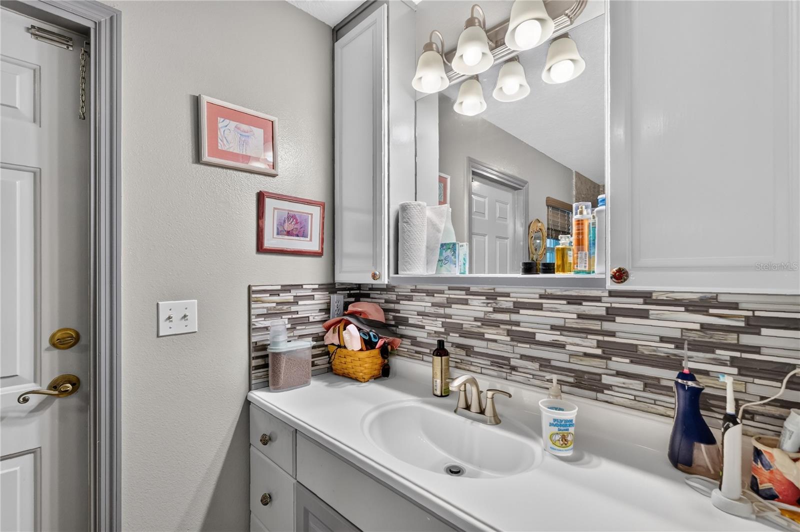 Primary Bath (opens to pool area)