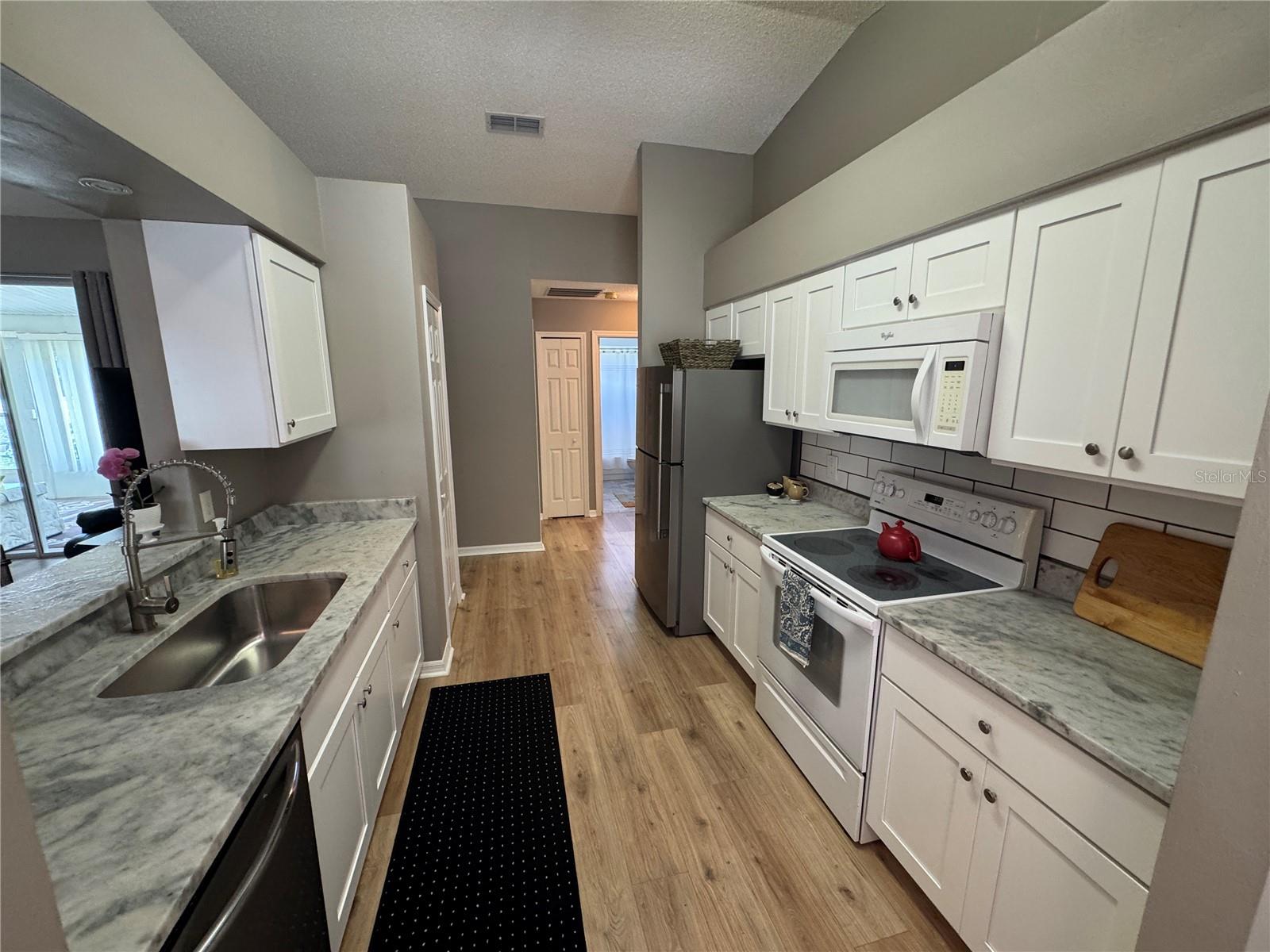 KITCHEN VIEWS